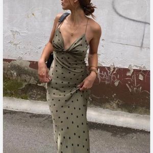 NWT! Stunning silky dress